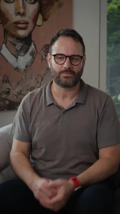 „Meine Rente ist noch weit weg“ oder „Jetzt lohnt es sich nicht mehr“ - solche Gedanken höre ich oft. Aber die Wahrheit ist: Der perfekte Zeitpunkt um Vorzusorgen ist JETZT! Je früher du startest, desto länger kann dein Geld für dich arbeiten. Aber auch wenn dein Renteneintritt bereits greifbar ist – es ist längst nicht zu spät, etwas zu tun!
💡 Altersvorsorge lohnt sich immer, egal, ob du Anfang 20, 40 oder kurz vor der 50 bist. Schon kleine Schritte jetzt können später einen großen Unterschied machen.
Willst du wissen, wie du clever vorsorgst, ohne den Überblick zu verlieren? 
Kommentiere mit 👂 oder schreib mir – wir schauen gemeinsam, welche Möglichkeiten für dich passen. 🤝

#DVAG #Finanzen #Gebärdensprache #Beratung #Geldanlage #Vermögensaufbau #deaf #Altersvorsorge #Gehörlos #gehörlosen #gehörlosenkultur #gehörlosenwelt #gehörlosencommunity #Gehörlosenfinanzberatung #barrierefreieberatung #Coda #Hanau #Kleinauheim #offenbach #Hainburg #Hainstadt #kleinkrotzenburg #Seligenstadt #deutschegebaerdensprache #taub #deafberatung #Frankfurt #deaffinance #deaffinanzen