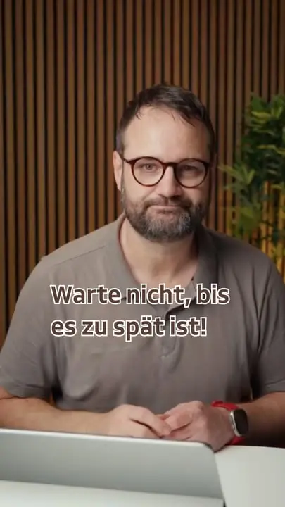 Ich höre leider immer wieder denselben Satz:
Ich wollte mich eigentlich schon lange absichern …

Viele Menschen beschäftigen sich erst mit einer Berufsunfähigkeitsversicherung, wenn bereits gesundheitliche Probleme da sind. Doch genau dann ist es häufig zu spät. Eine Erkrankung, eine Diagnose oder ein Unfall können dazu führen, dass eine Absicherung gar nicht mehr oder nur zu deutlich schlechteren Bedingungen möglich ist.

Das macht mich jedes Mal traurig. Nicht, weil niemand helfen möchte, sondern weil die Möglichkeiten dann oft begrenzt sind.

Eine Berufsunfähigkeitsversicherung schützt dein Einkommen, wenn du deinen Beruf aus gesundheitlichen Gründen nicht mehr ausüben kannst. Und genau deshalb solltest du dich mit diesem Thema beschäftigen, solange du gesund bist.

👉 Je früher du dich entscheidest, desto größer sind in der Regel deine Chancen auf einen umfassenden Versicherungsschutz.

Warte nicht darauf, dass irgendwann der richtige Zeitpunkt kommt. Bei der Berufsunfähigkeitsversicherung ist heute oft der beste Zeitpunkt.

Du möchtest wissen, ob eine Berufsunfähigkeitsversicherung für dich sinnvoll ist? Dann schreib einfach „BU“ in die Kommentare oder sende mir eine Nachricht. Gemeinsam schauen wir uns deine Möglichkeiten ganz in Ruhe an – barrierefrei und verständlich.

#Berufsunfähigkeit #Berufsunfähigkeitsversicherung #Absicherung #Vorsorge #Finanzplanung #Hörbehinderung #Gehörlos #DGS #Gebärdensprache #BarrierefreieBeratung #DeafFinance