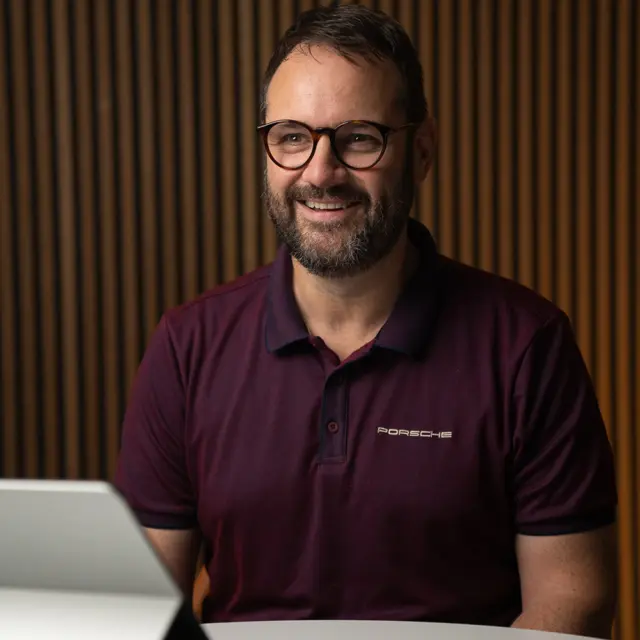 Hast du schon an die finanzielle Zukunft deines Kindes gedacht?
Ein Kindersparplan ist eine einfache Möglichkeit, früh vorzusorgen – ganz ohne großen Aufwand. Schon mit kleinen, regelmäßigen Beträgen kannst du über die Jahre ein solides Polster aufbauen.
So unterstützt du dein Kind später genau dann, wenn es darauf ankommt: beim Studium, beim Start in die erste eigene Wohnung oder vielleicht beim ersten Auto.
Der entscheidende Vorteil? Zeit. Je früher du anfängst, desto entspannter wächst das Kapital im Hintergrund mit.
Wenn du wissen möchtest, welche Möglichkeiten am besten zu dir und deiner Familie passen, zeige ich dir das gern.
Schreib mir einfach ein 👂 in die Kommentare, dann melde ich mich bei dir. 
#Kindersparplan #Vermögensaufbau #FinanzenImGriff #Familie #ZukunftPlanen #Geldanlage #Finanzberatung #Gehörlose #deaf #deaffinance #Gebärdensprache #Coda #barrierefreieberatung #GehörlosenCommunity #SparenfürKinder